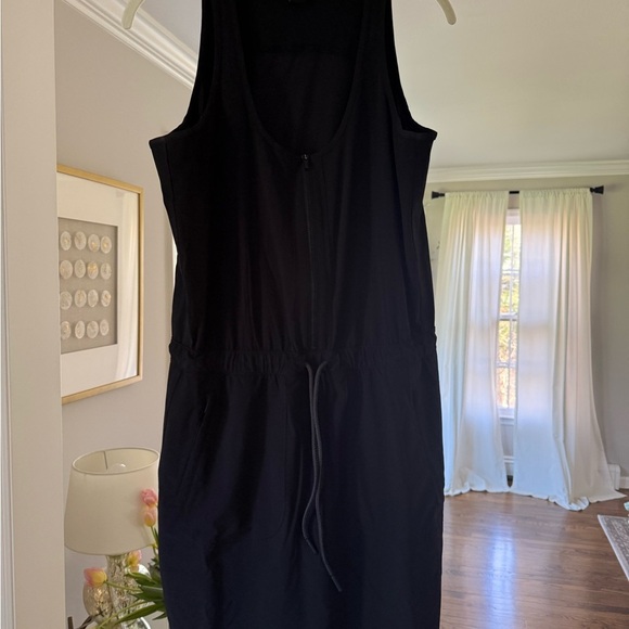 Athleta Expedition Dress- size 4. EUC - Picture 8 of 8